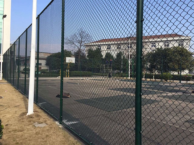 丹东篮球场围栏网厂家