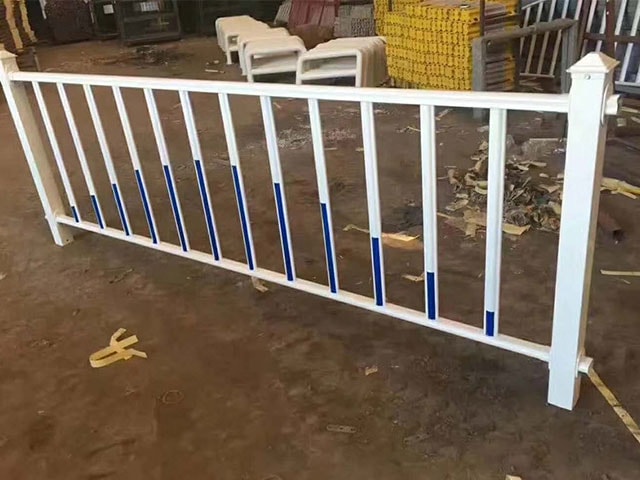 市政道路交通护栏安装