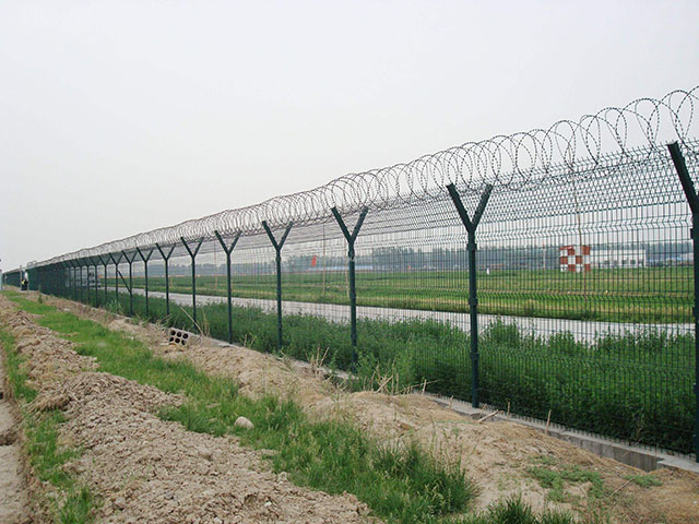 监狱隔离网围栏图片