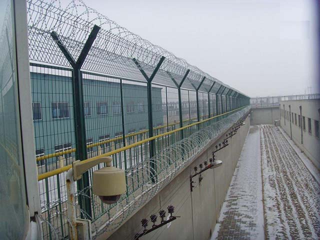 定型钢制护栏