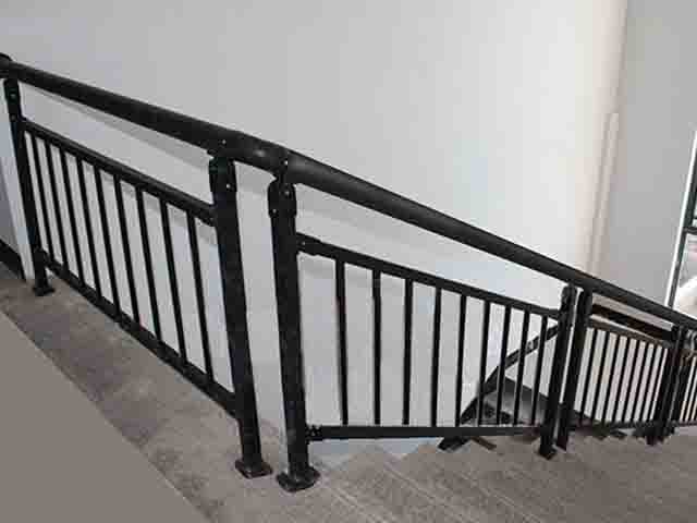 不锈钢楼梯扶手护栏安装价格