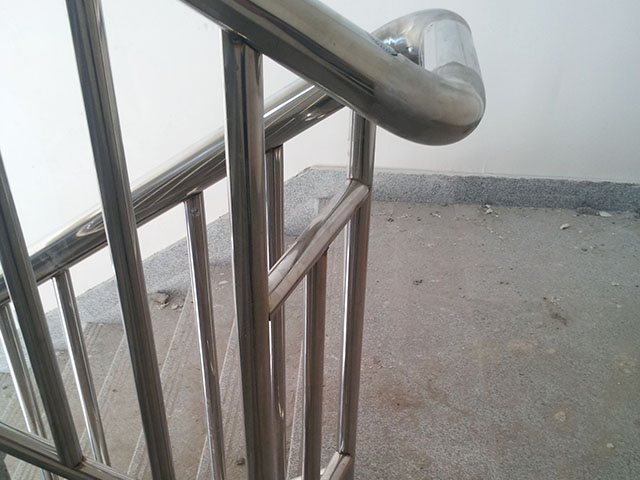 楼梯扶手护栏标准