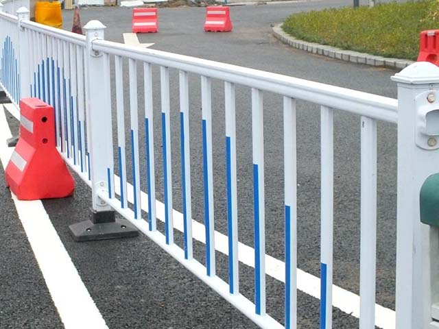 高速防撞护栏安装标准