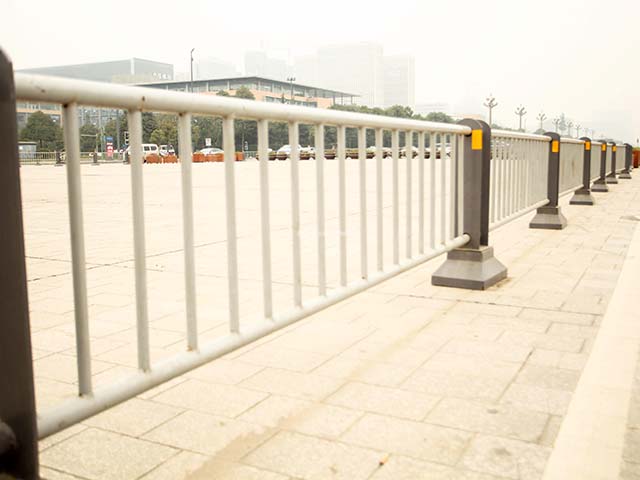 贵州乡村公路护栏安装多少钱一米