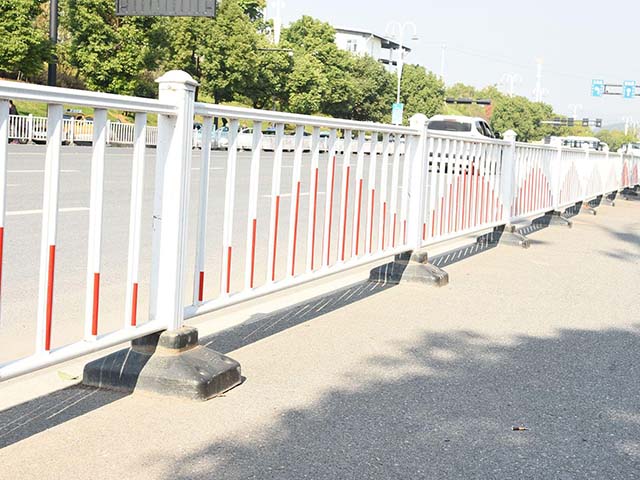 重庆长寿区公路边护栏