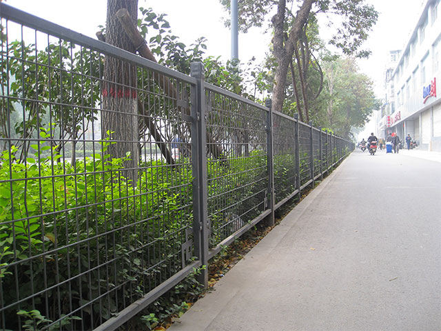 成都市青白江区道路交通护栏