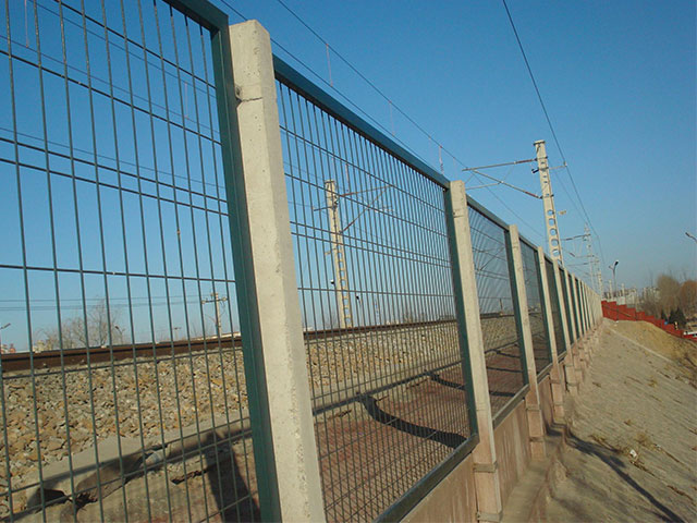 钢锌道路护栏制造商