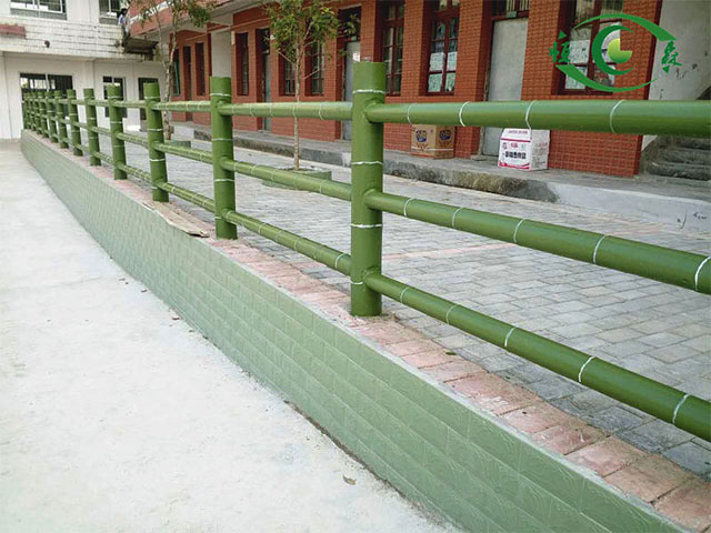 重庆专业生产公园仿竹围栏报价
